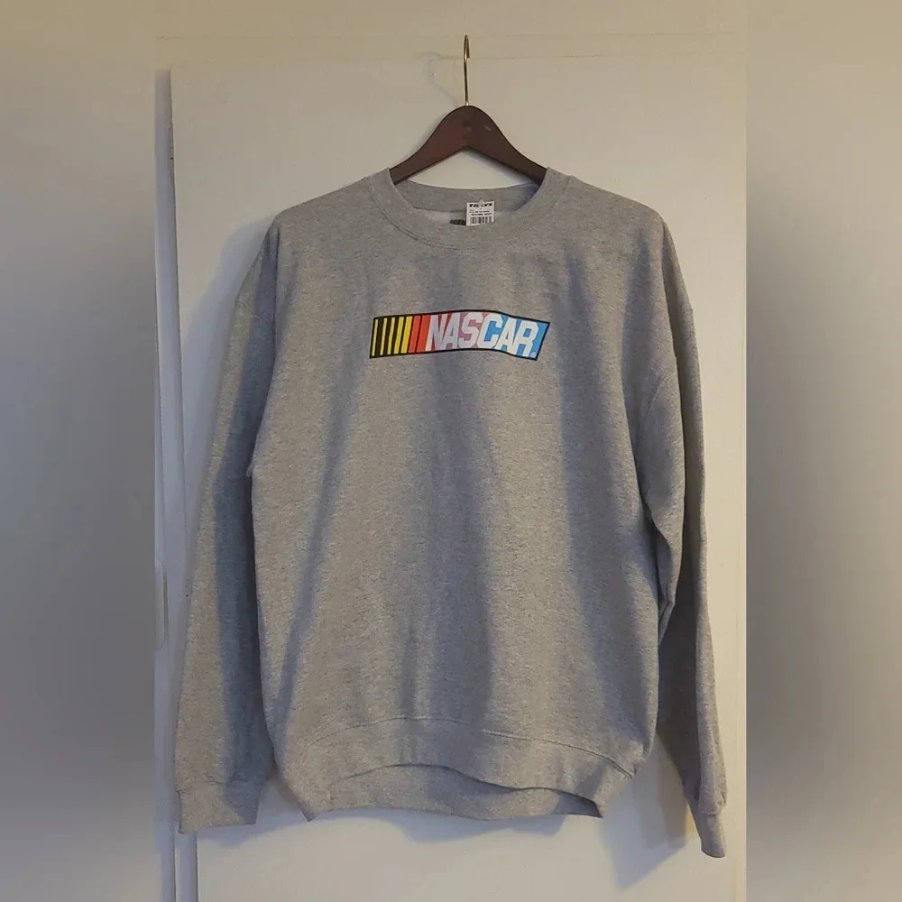 Nascar Crewneck Graphic Sweatshirt Size Medium‎ New with Tags